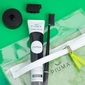 PIUMA GIFT SET CARBON WHITENING PERFECT BLACK ΟΔΟΝΤΟΚΡΕΜΑ 75ml & ΟΔΟΝΤΟΒΟΥΡΤΣΑ & ΒΑΣΗ ΟΔΟΝΤΟΒΟΥΡΤΣΑΣ