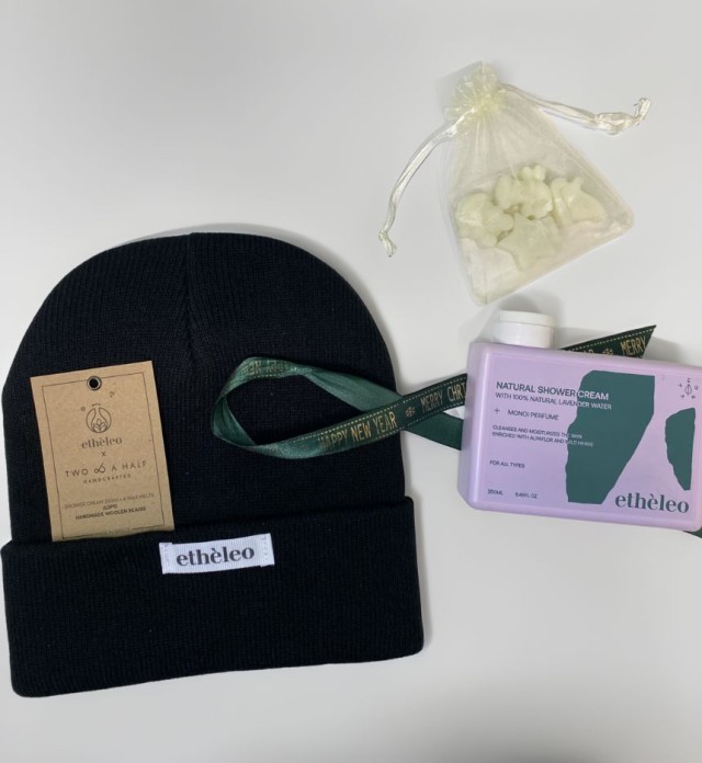 ETHELEO PROMO XMAS SHOWER CREAM MONOI 250ml & 4 WAX MELTS & HANDMADE HOOD