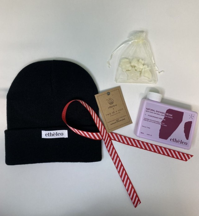 ETHELEO PROMO XMAS SHOWER CREAM POMERGRANATE 250ml & 4 WAX MELTS & HANDMADE HOOD